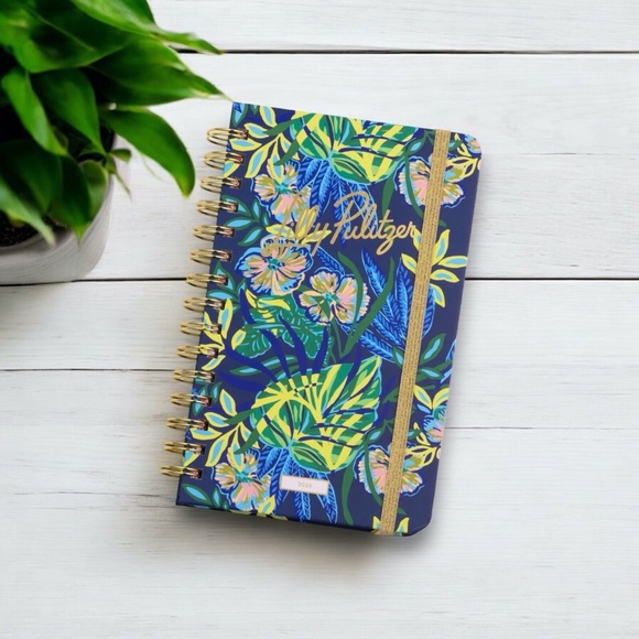 Lilly Pulitzer Medium Planner January 2025 - December 2025, - Want It All - View #12